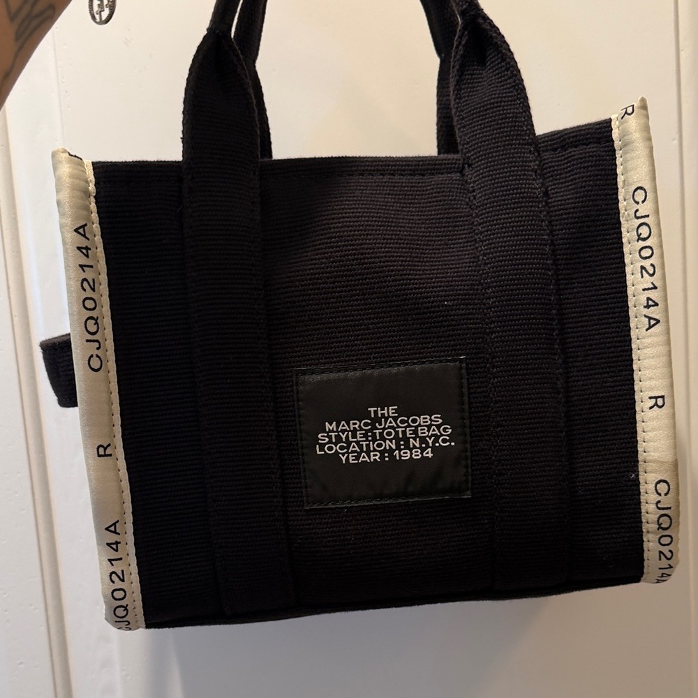 Marc Jacobs Jacquard Tote Black and Cream Canvas 'The Tote Bag' - Picture 2 of 10